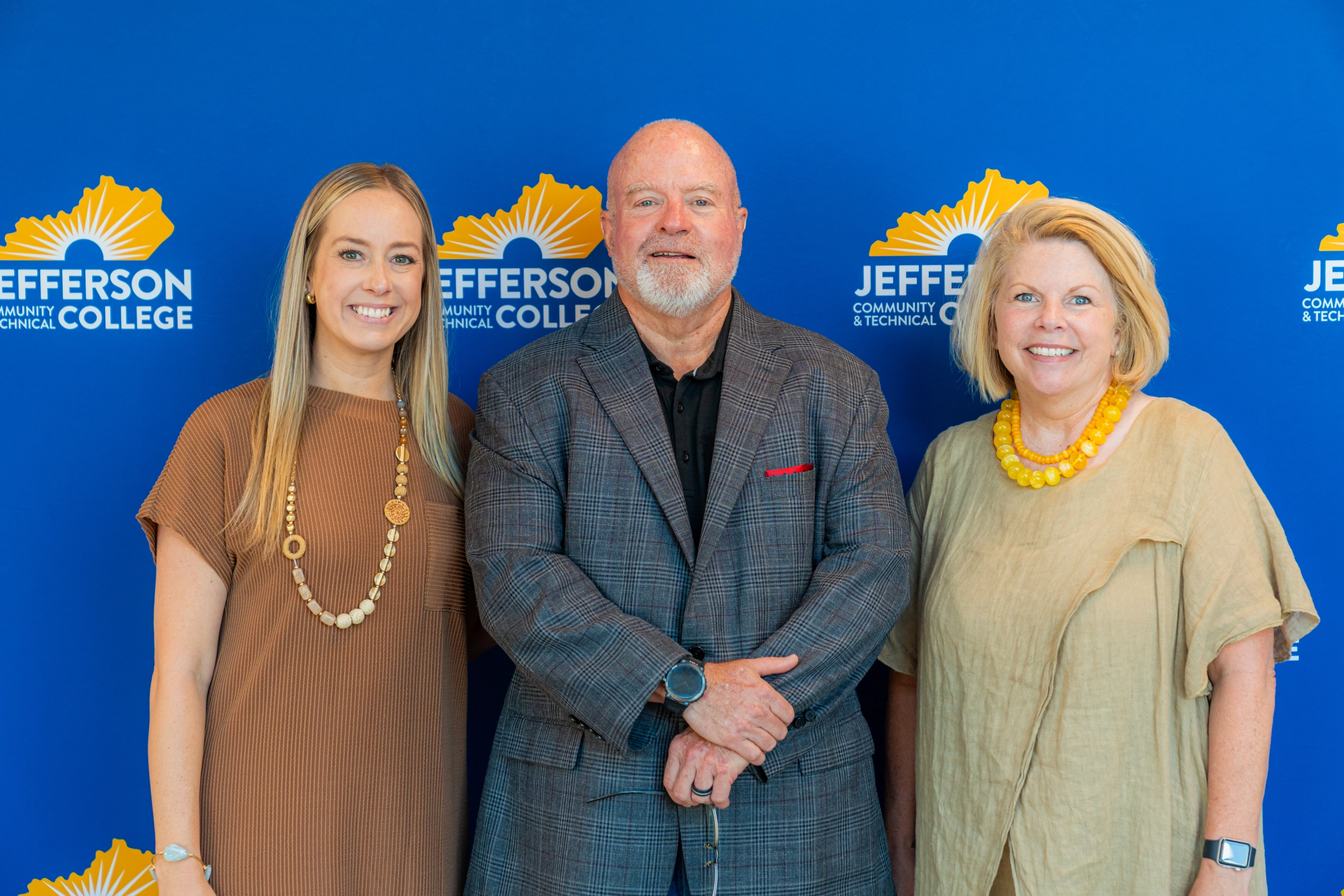 Louisville leadership organizations invest in Jefferson students with new scholarship